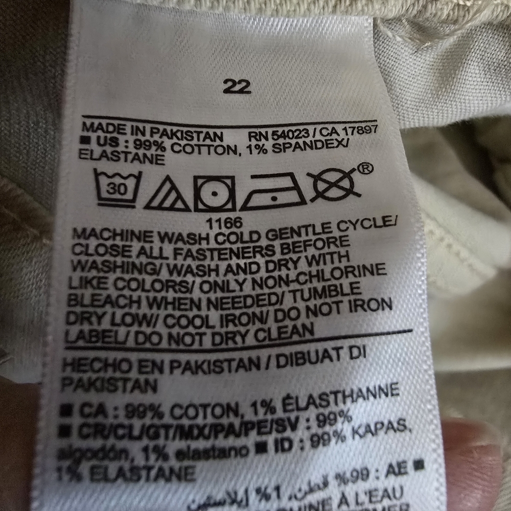 NWT Old Navy Cream 3" Womens Raw Hem‎ Shorts Plus Size 22 Sky-hi Aline - Picture 6 of 7